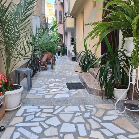 Guest Rooms Kostovi Νεσέμπαρ Εξωτερικό φωτογραφία