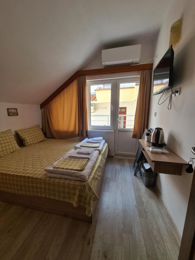 Guest Rooms Kostovi Νεσέμπαρ Εξωτερικό φωτογραφία