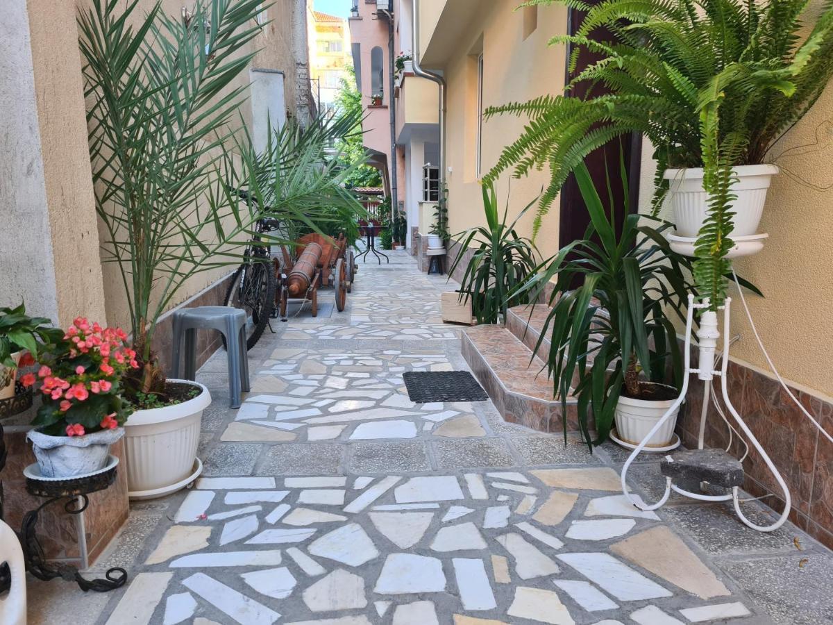 Guest Rooms Kostovi Νεσέμπαρ Εξωτερικό φωτογραφία