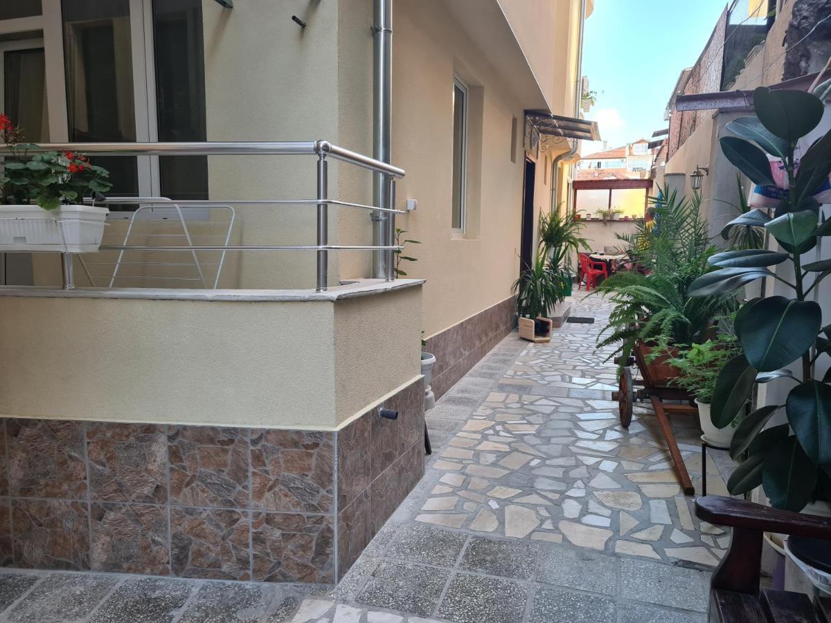 Guest Rooms Kostovi Νεσέμπαρ Εξωτερικό φωτογραφία