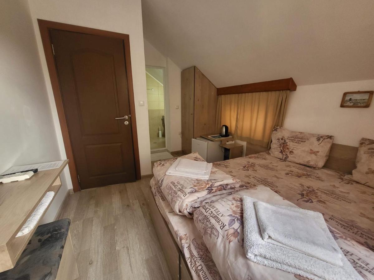 Guest Rooms Kostovi Νεσέμπαρ Εξωτερικό φωτογραφία